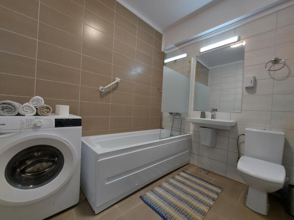 Rivera Apartments - Premium Accomodation Яссы Экстерьер фото